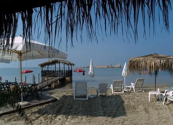 La Casa Di Azzurra Guest House Parrinello