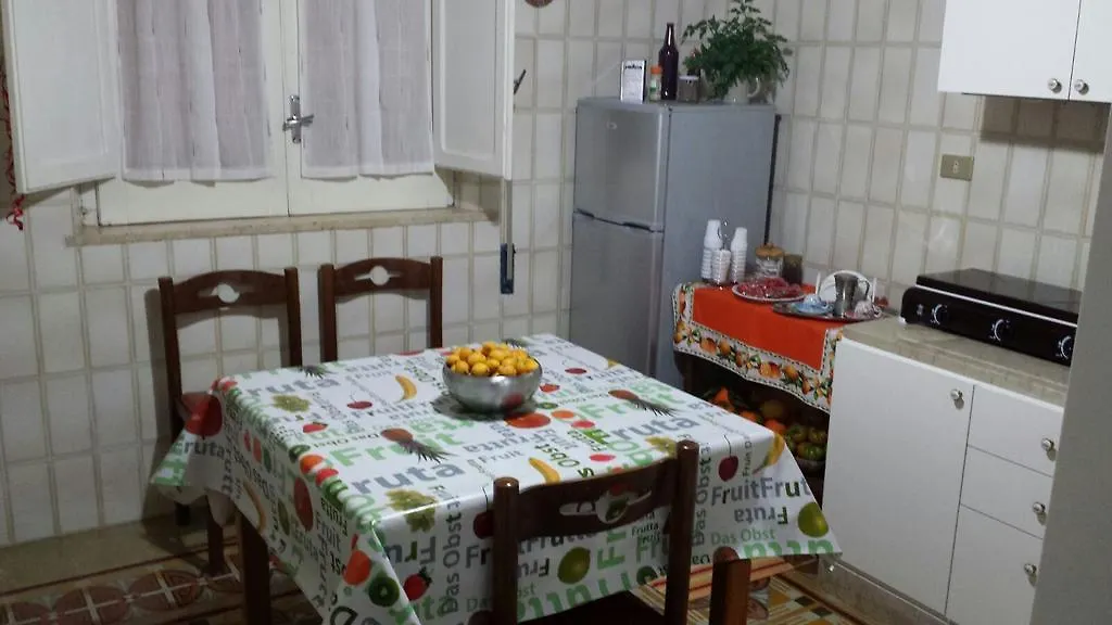 La Casa Di Azzurra Guest House Parrinello