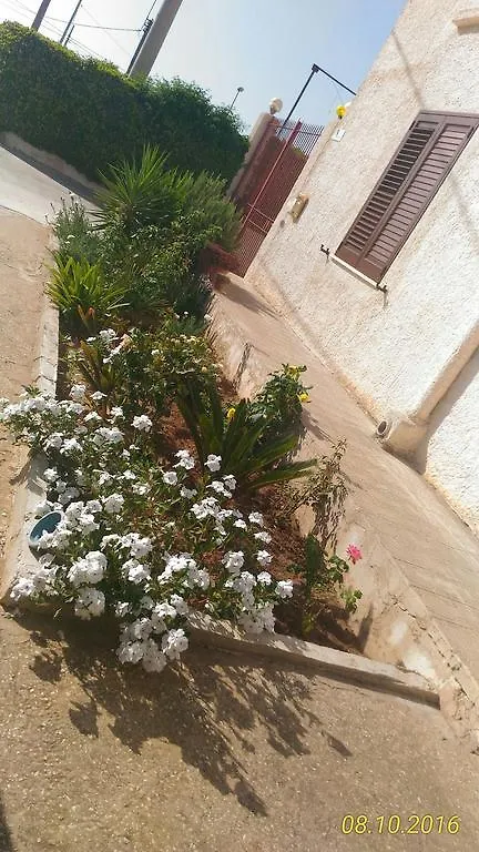 Country house La Casa Di Azzurra Guest House Parrinello